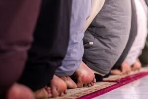 Adab Santri kepada Guru: Kunci Keberkahan Ilmu dalam Tradisi Pesantren