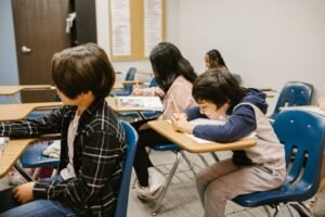 Adab Santri kepada Guru: Kunci Keberkahan Ilmu dalam Tradisi Pesantren